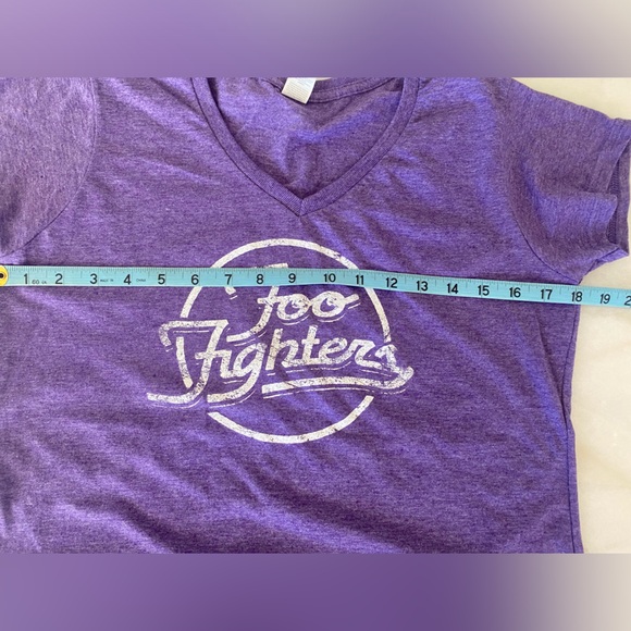 Foo Fighters concert t shirt. Broken leg tour - Picture 5 of 6